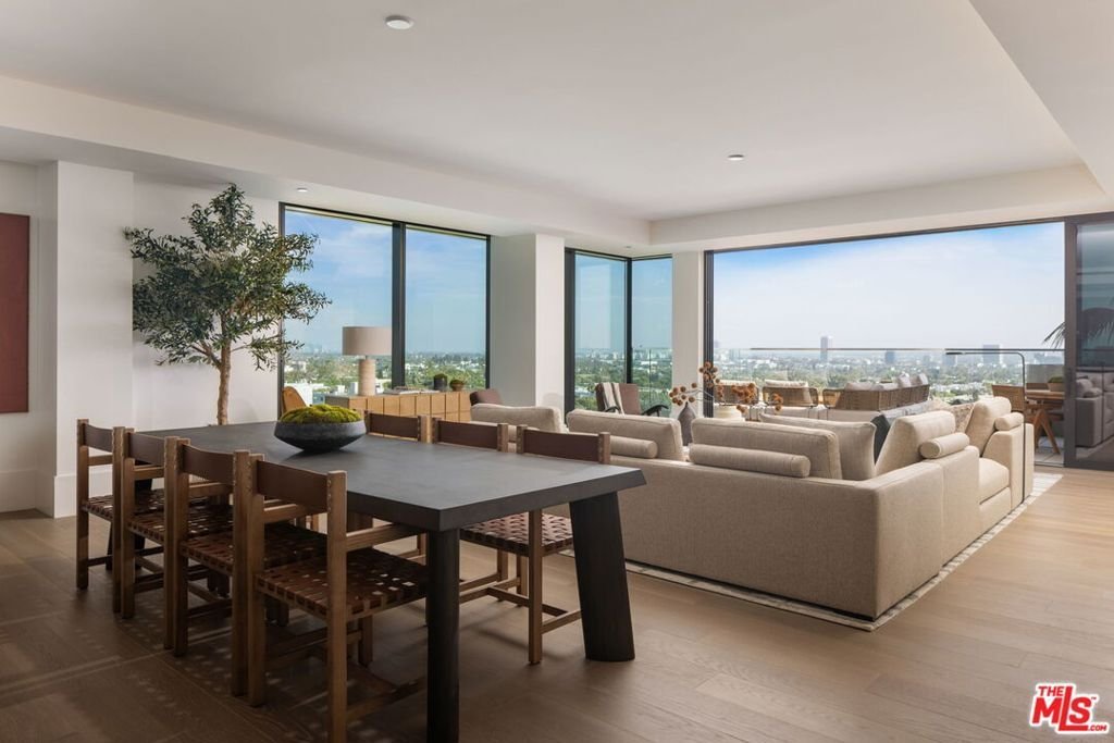 Condo in Los Angeles, California, United States 3 - 18629339