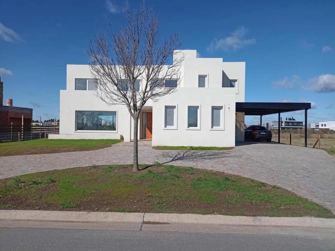 House in Belén de Escobar, Buenos Aires Province, Argentina 1 - 18627274