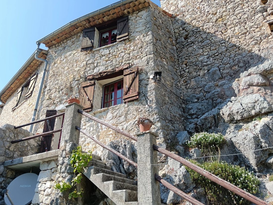 House in Coursegoules, Provence-Alpes-Côte d'Azur, France 1 - 18627273