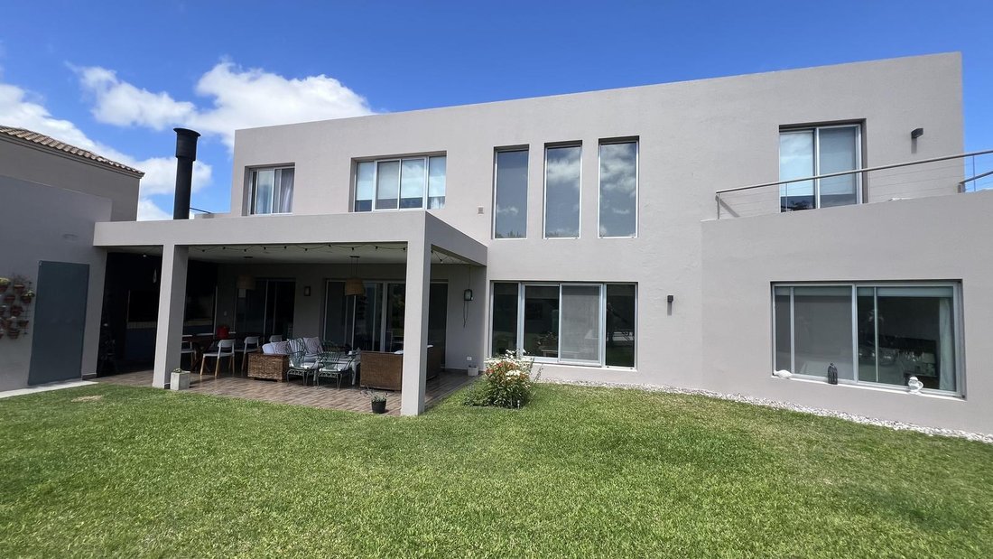 House in Tigre, Buenos Aires Province, Argentina 2 - 18626086