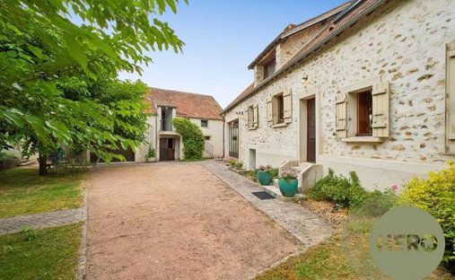 House in Jouars-Pontchartrain, Ile-de-France, France 1
