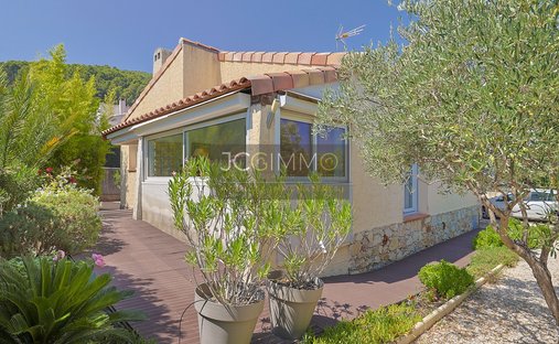 House in Le Village, La Farlède, France 1