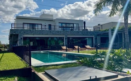 House in Benavidez, Buenos Aires Province, Argentina 1