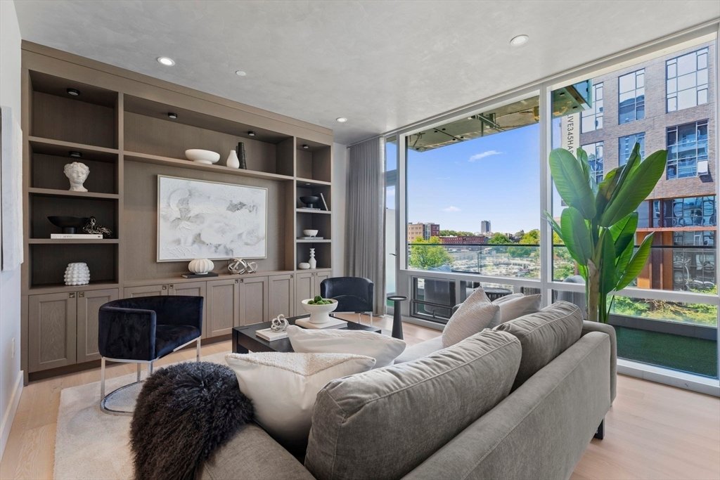 Condo in Boston, Massachusetts, United States 2 - 18629641