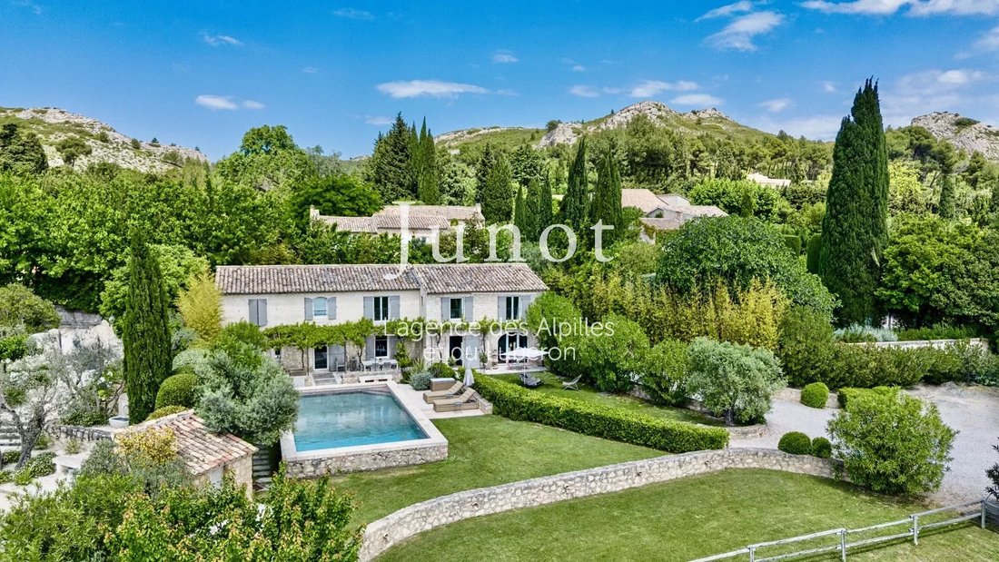 Casa de Campo en Maussane-les-Alpilles, Provenza-Alpes-Costa Azul, Francia 1 - 18626949