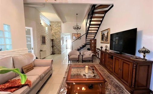 House in Buenos Aires, Buenos Aires, Argentina 1