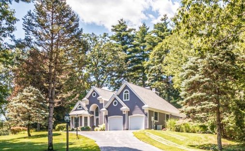 House in Hales Location, New Hampshire, United States 1