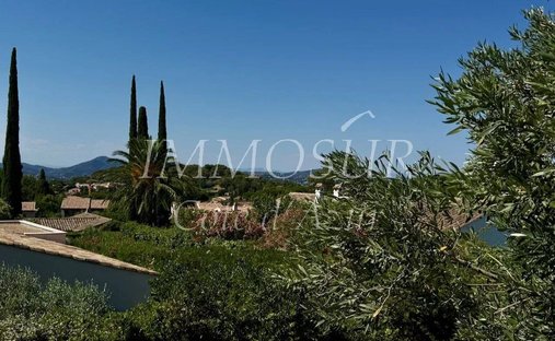 House in Zone Est Diffuse, Saint-Tropez, France 1