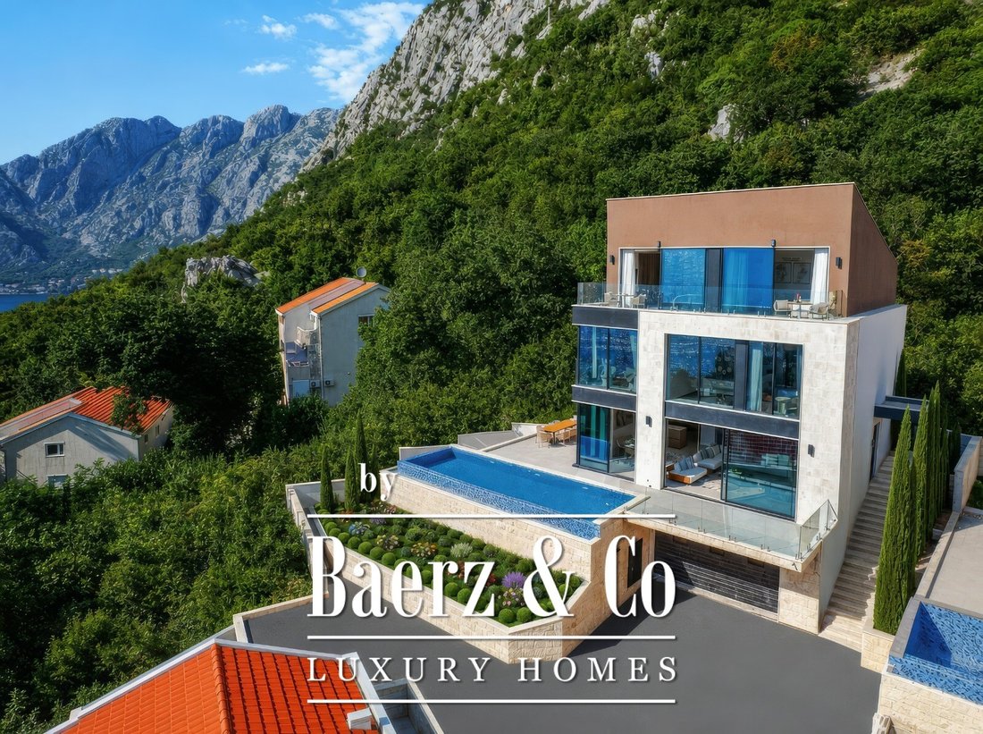 Villa in Dragalj, Kotor Municipality, Montenegro 2 - 18629683