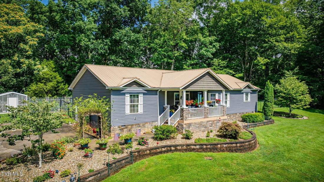 House in Erwin, Tennessee, United States 5 - 18626513