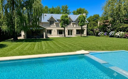 House in La Lonja, Buenos Aires Province, Argentina 1