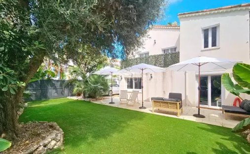 House in Cannes, Provence-Alpes-Côte d'Azur, France 1