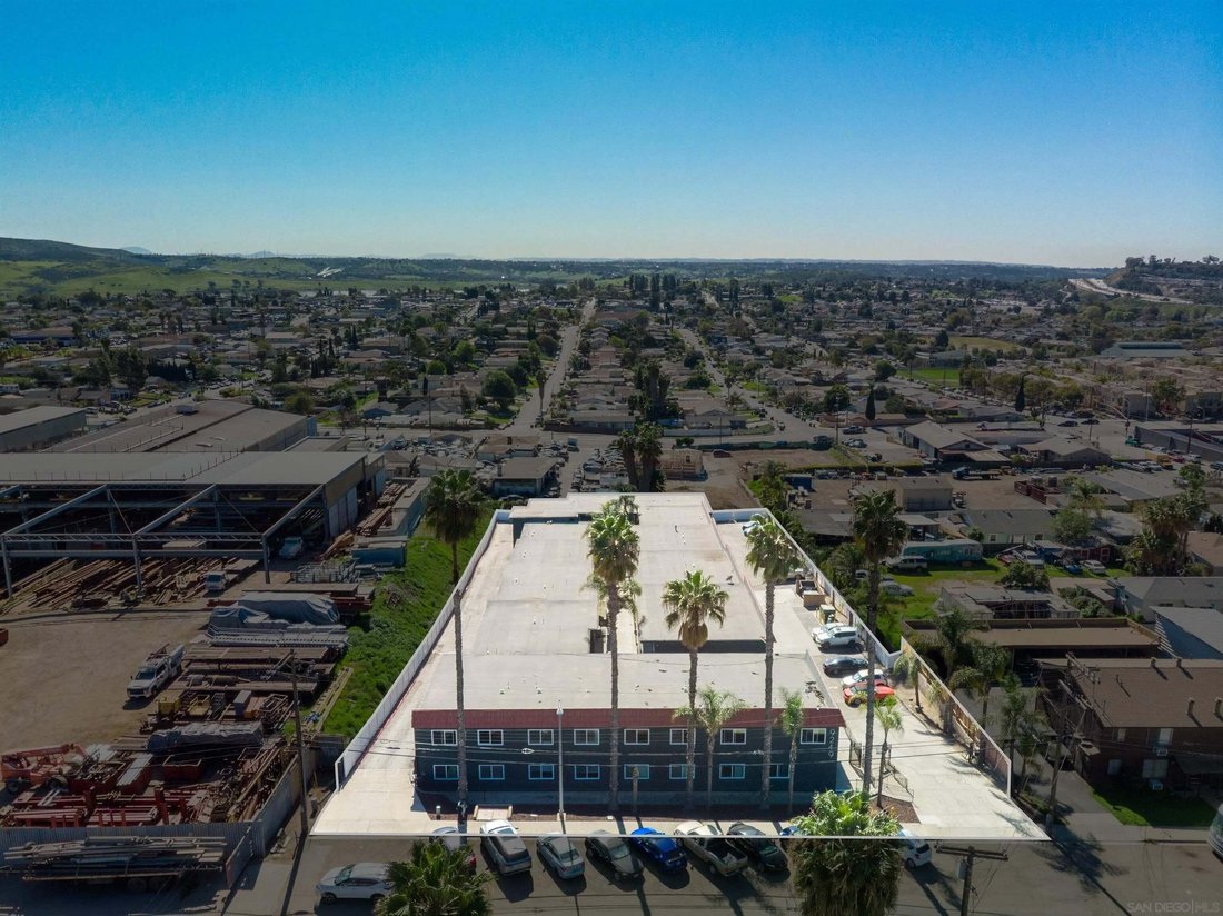 Spring Valley, California, United States 5 - 18629142