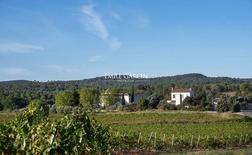 Land in Manosque, Provence-Alpes-Côte d'Azur, France 1