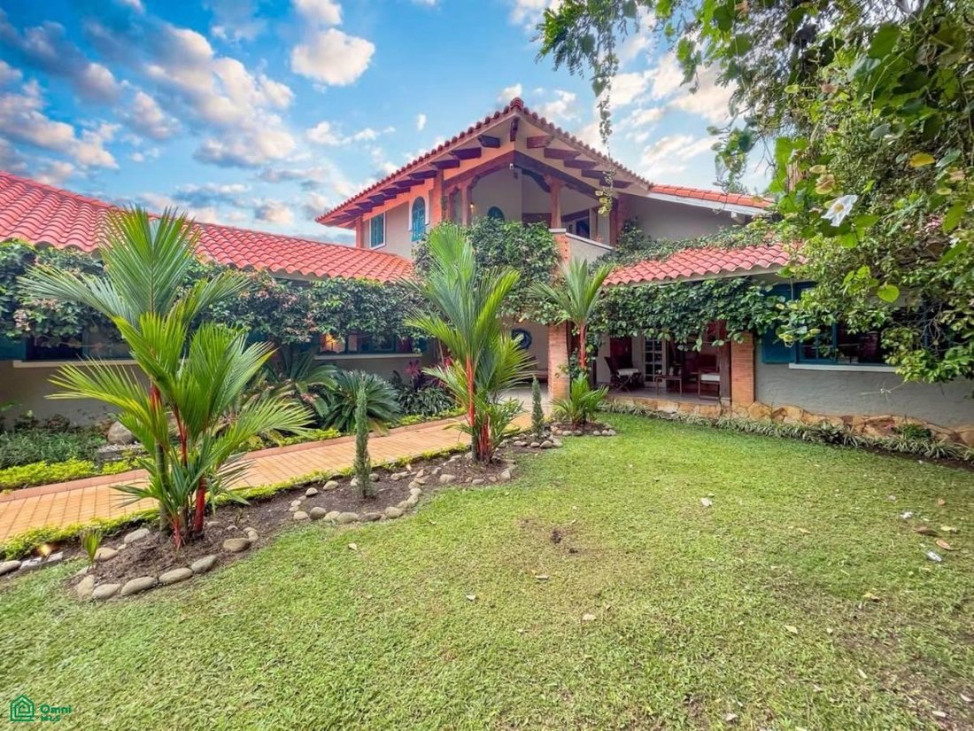 Casa in Cali, Dipartimento di Chocó, Colombia 1 - 18196403