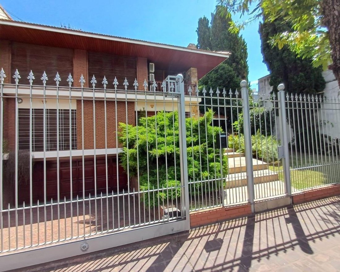 House in Quilmes, Buenos Aires Province, Argentina 2 - 18627326