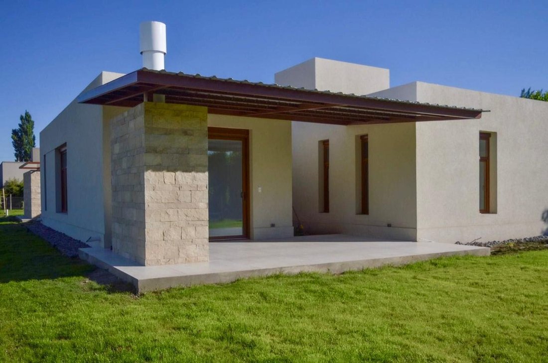 House in Neuquen, Neuquen, Argentina 2 - 18627635