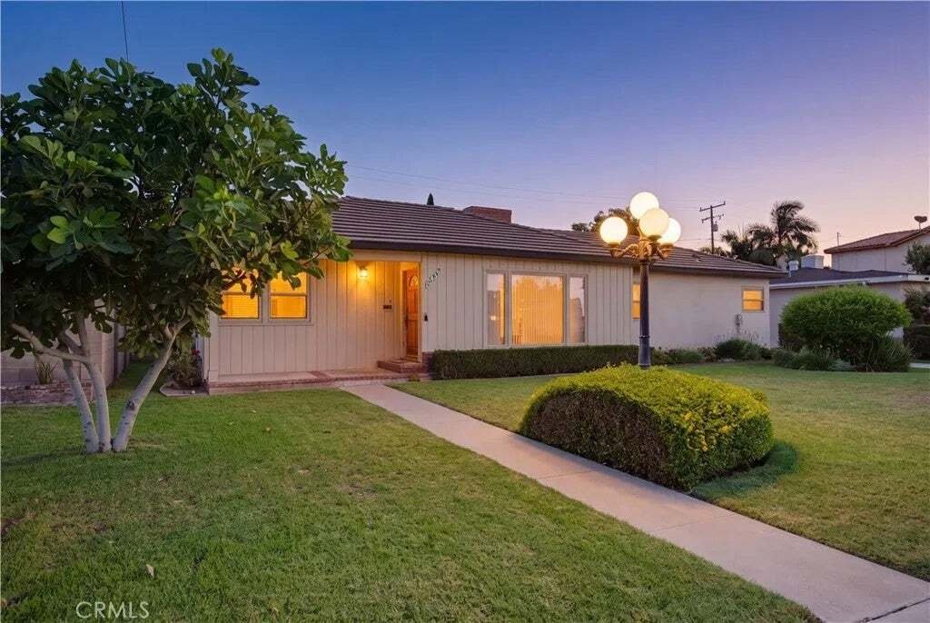 House in Downey, California, United States 2 - 18629172