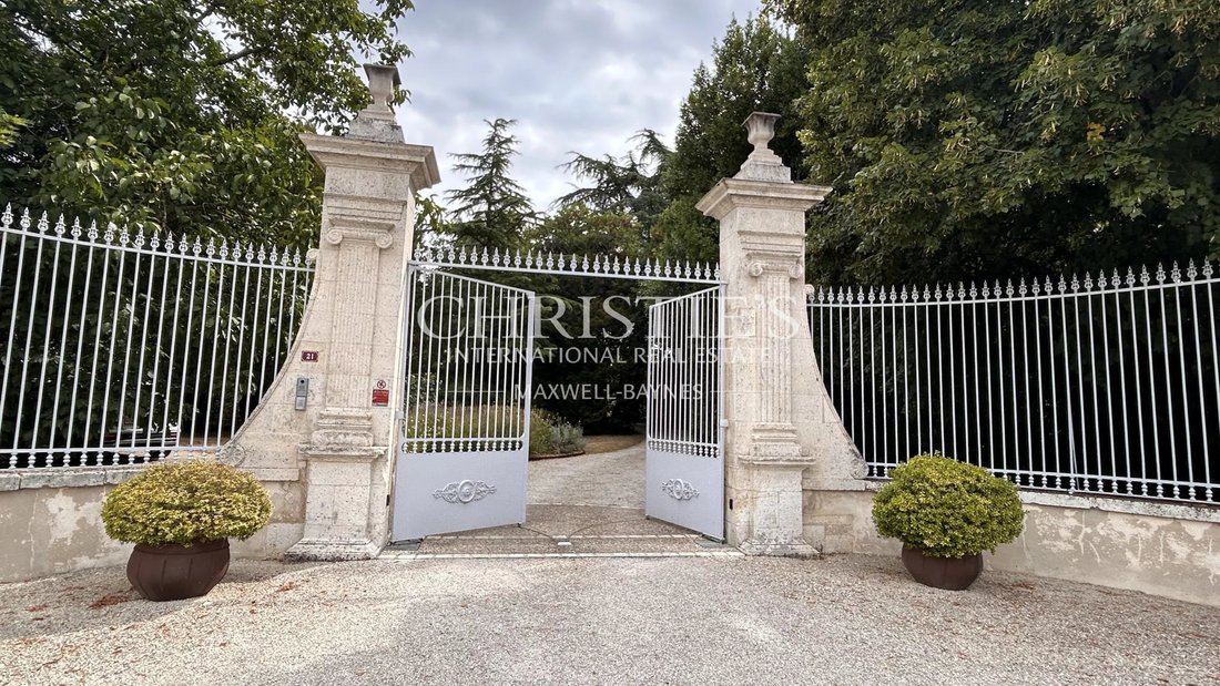 Estate in La Rochefoucauld-en-Angoumois, Nouvelle-Aquitaine, France 5 - 18626886