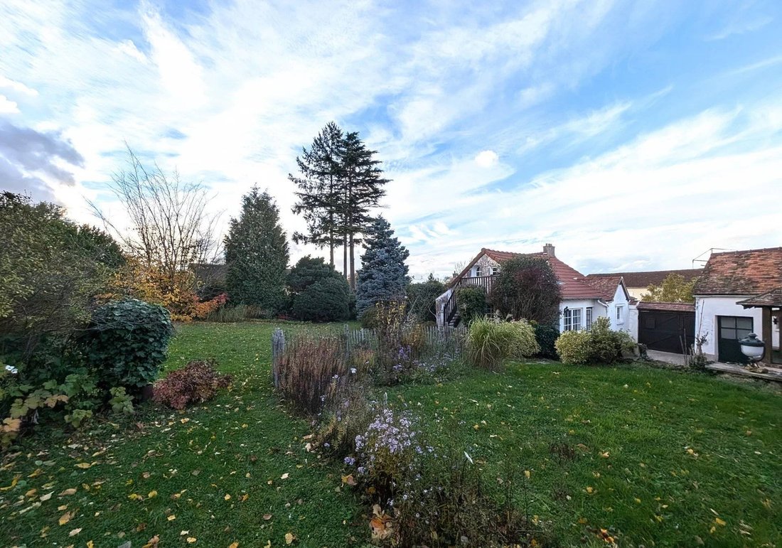 House in Neauphle-le-Château, Ile-de-France, France 2 - 16164570