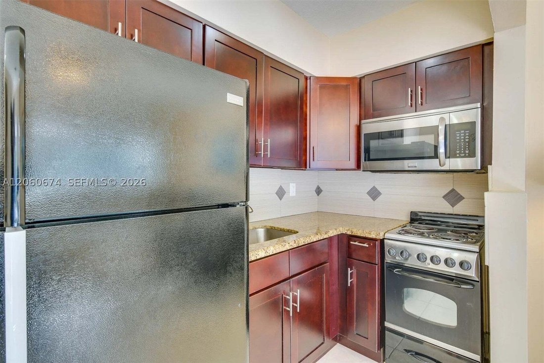Hallandale Beach, Florida, United States 5 - 18628346