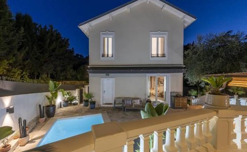 Villa in Maurice Jeanpierre, Le Cannet, France 1