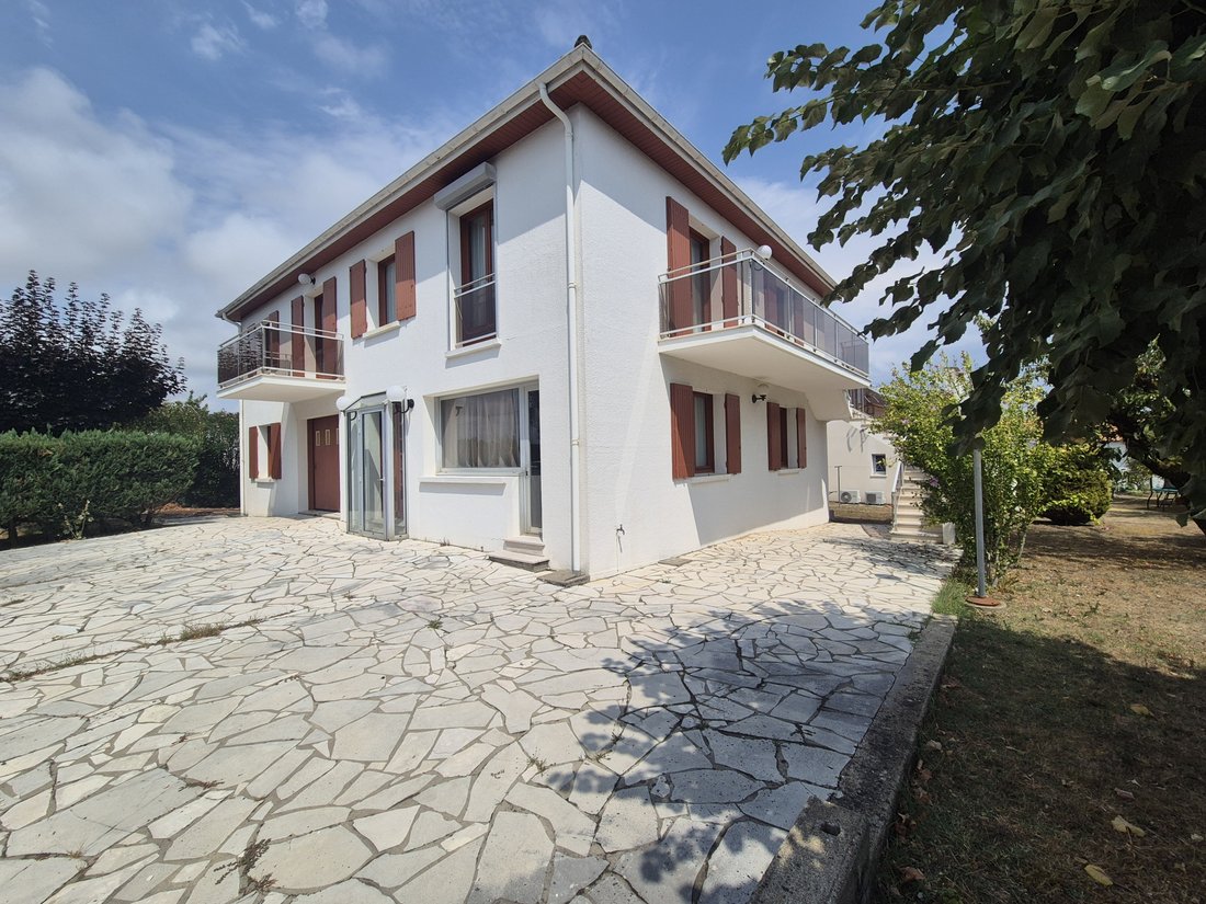 House in Vaux-sur-Mer, Nouvelle-Aquitaine, France 1 - 18626645