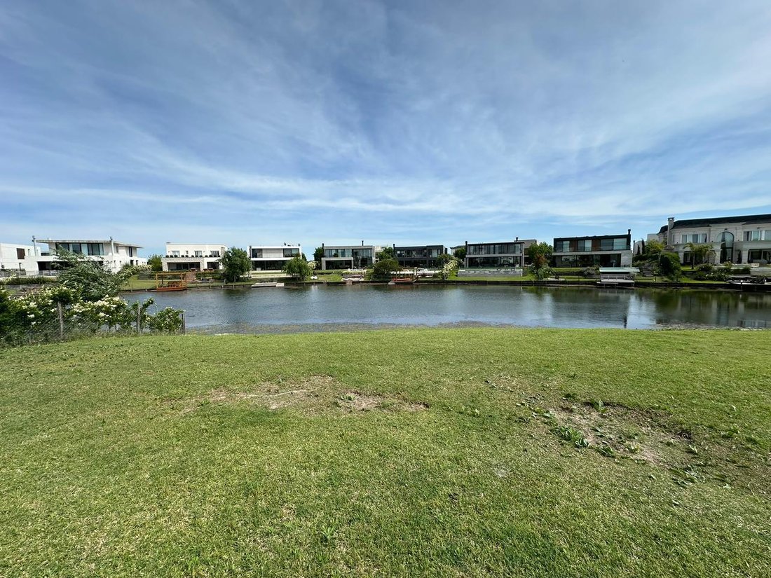 Land in Tigre, Buenos Aires Province, Argentina 4 - 18627369