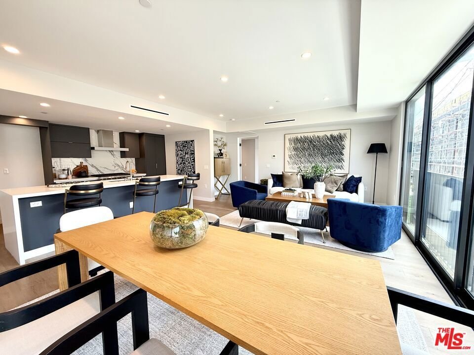 Condo in Los Angeles, California, United States 4 - 18629343