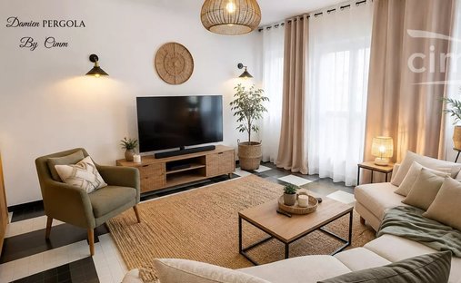 Le Lardin-Saint-Lazare, Nouvelle-Aquitaine, France 1