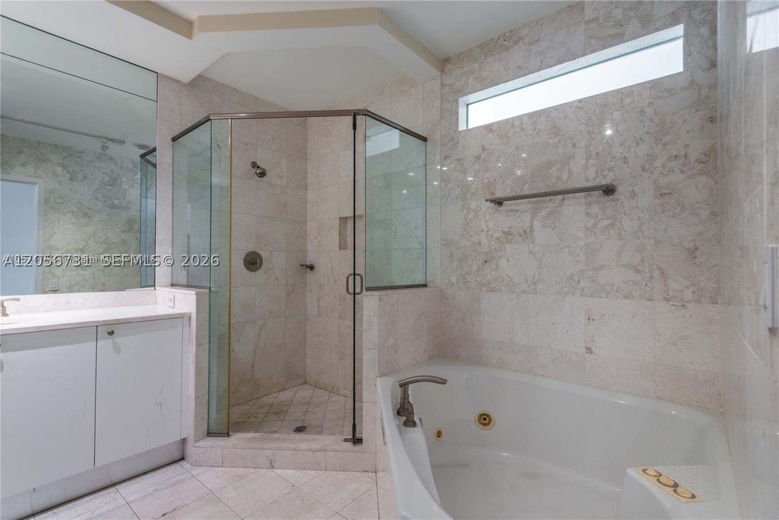 Condo in Miami, Florida, United States 5 - 18628395