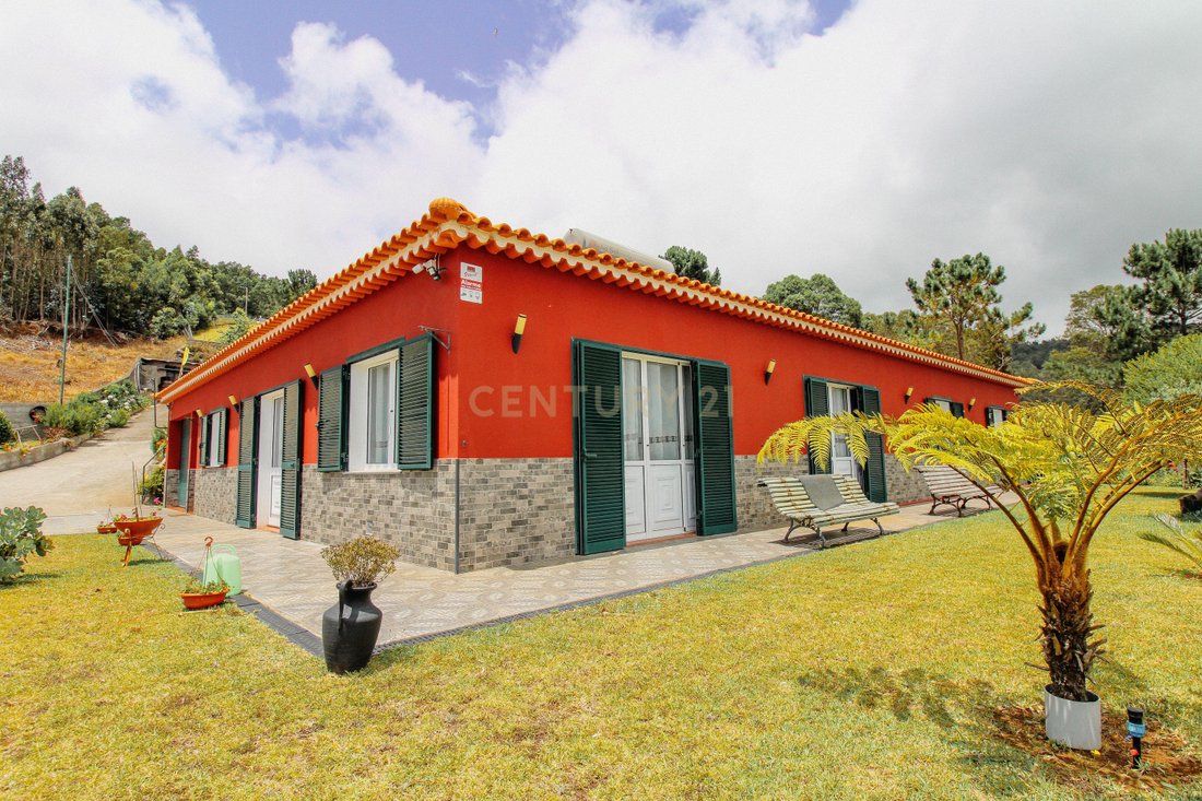 Villa in Santa Cruz, Madeira, Portugal 1 - 18629761
