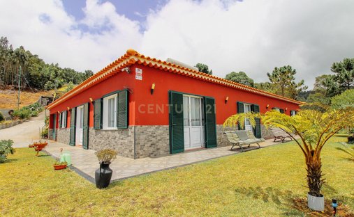 Villa in Santa Cruz, Madeira, Portugal 1