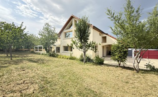 House in Grangier, Dijon, France 1
