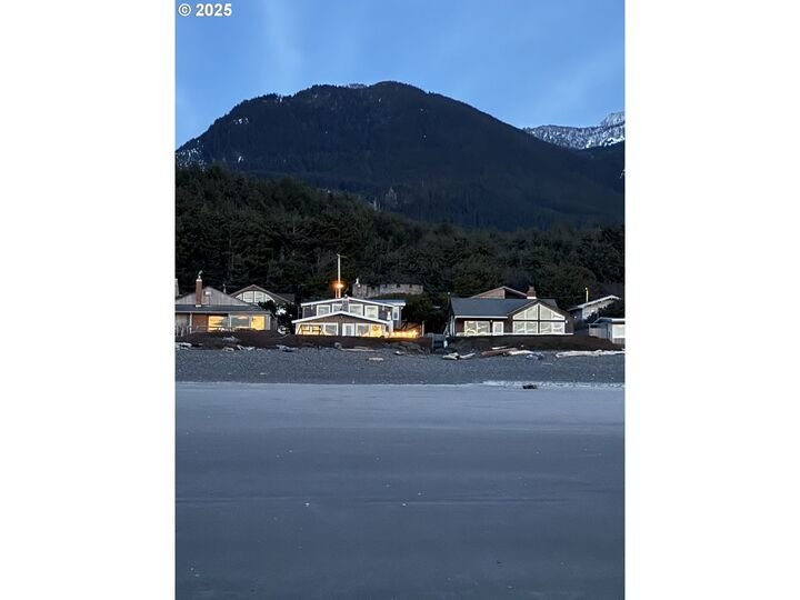 House in Cannon Beach, Oregon, United States 2 - 17637934