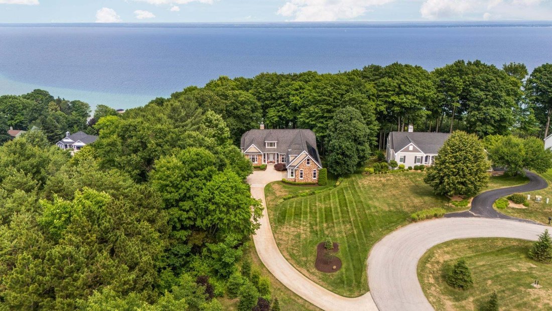House in Traverse City, Michigan, United States 3 - 18477709
