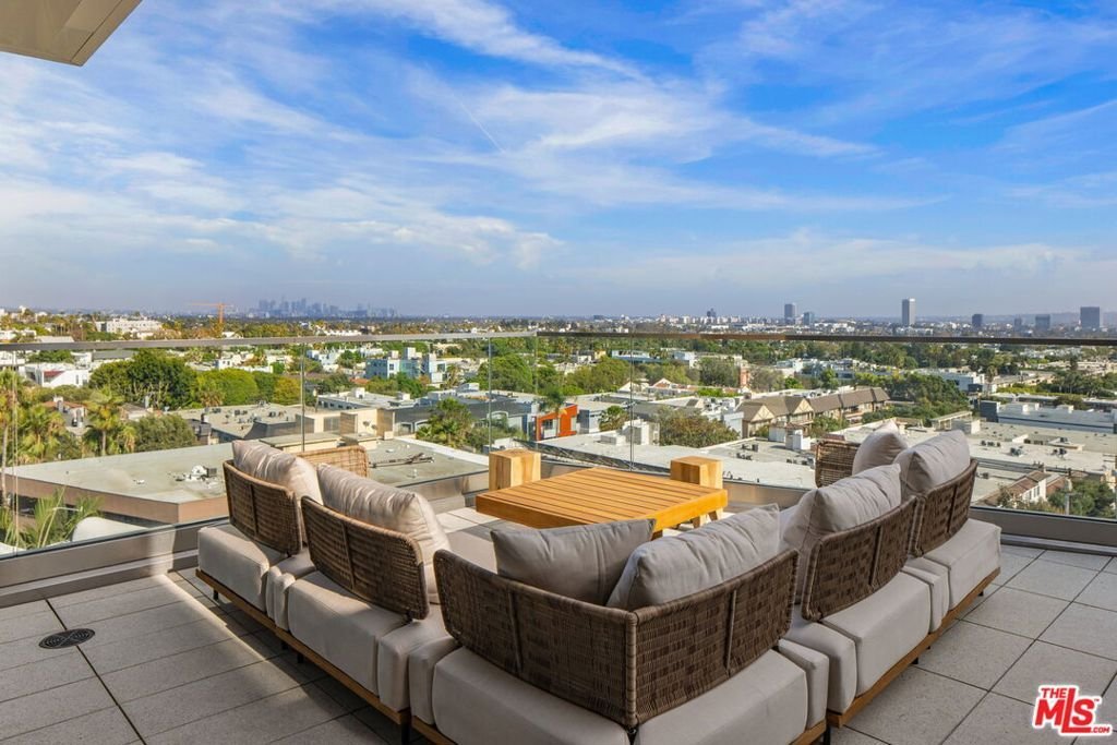 Condo in Los Angeles, California, United States 4 - 18629339
