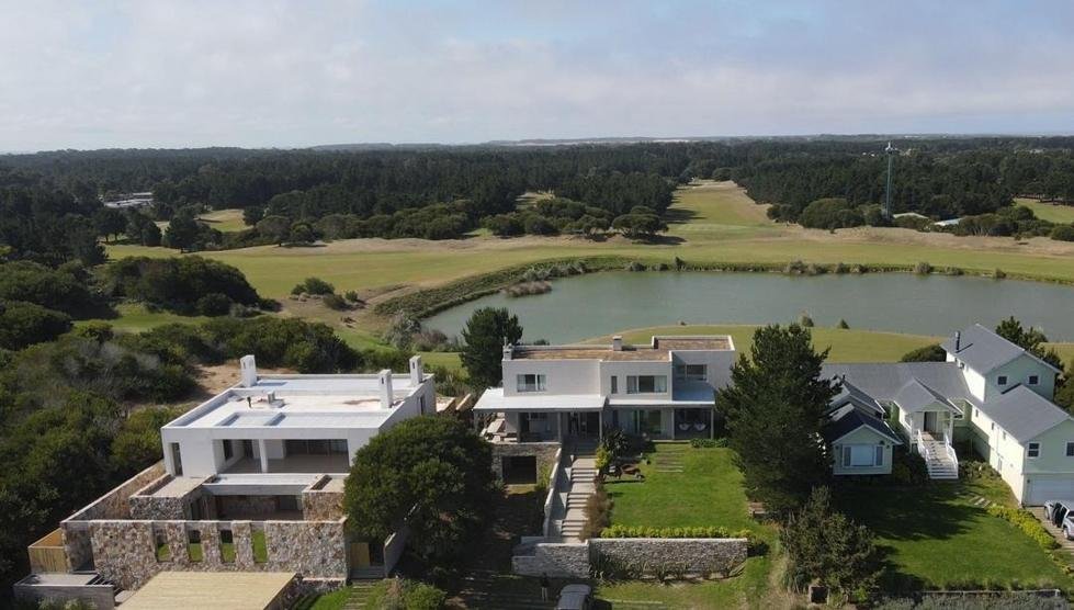 House in Pinamar, Buenos Aires Province, Argentina 2 - 18627068