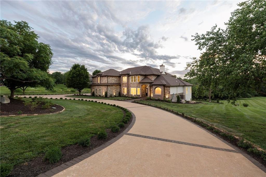 House in Smithville, Missouri, United States 1 - 18207799