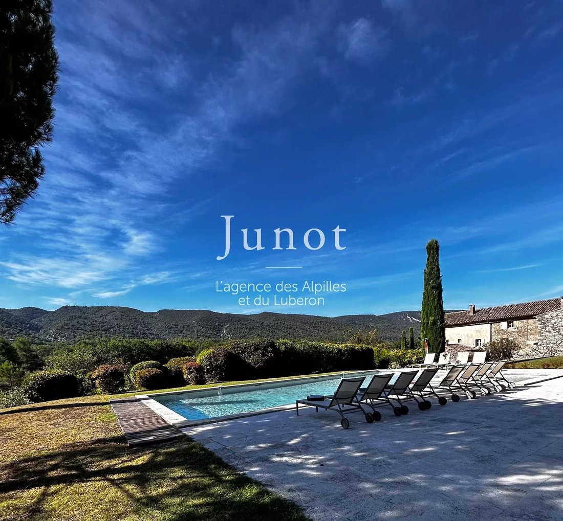 Country House in Ménerbes, Provence-Alpes-Côte d'Azur, France 2 - 18626962