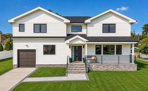 House in Old Bethpage, New York, United States 1