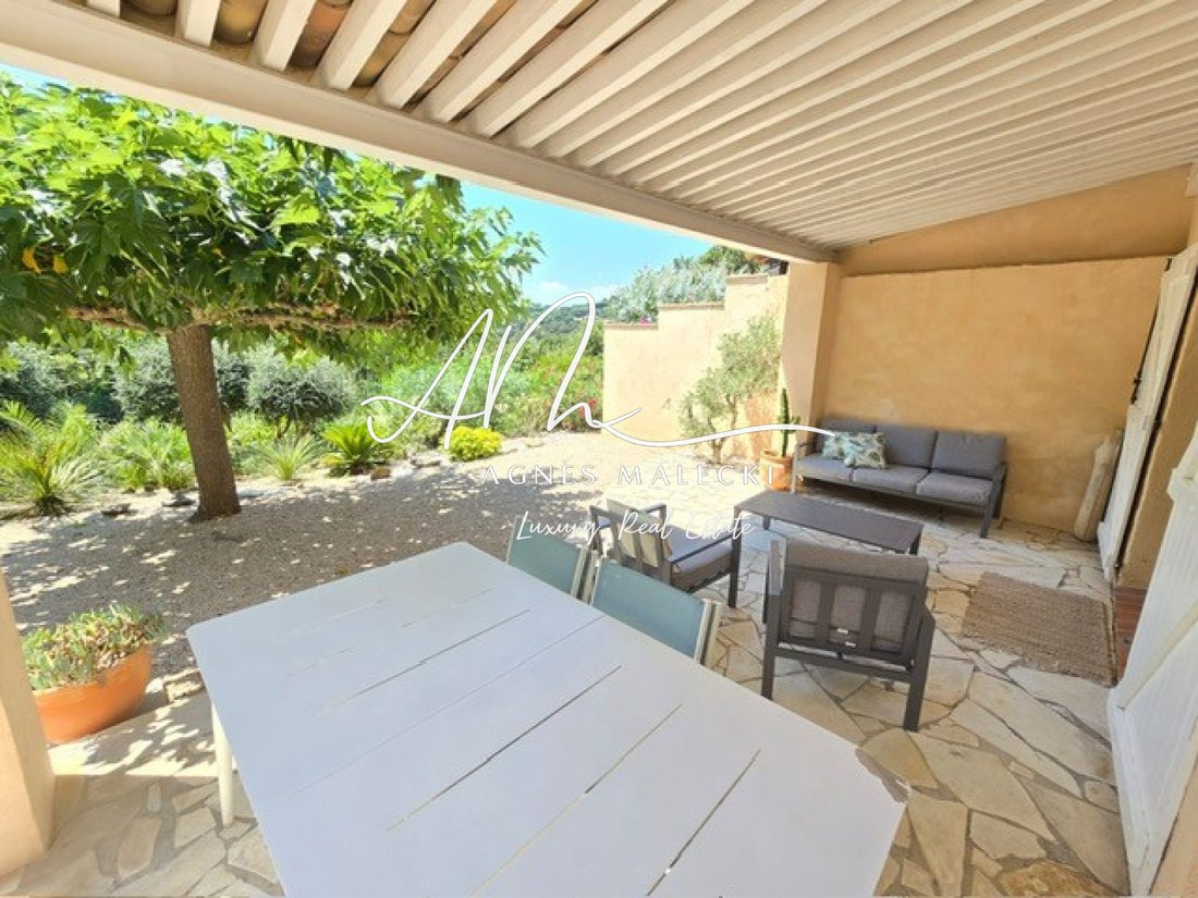 Villa in La Croix-Valmer, Provence-Alpes-Côte d'Azur, France 4 - 15868527