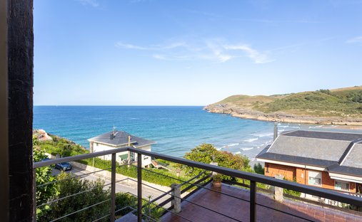 House in Bareyo, Cantabria, Spain 1