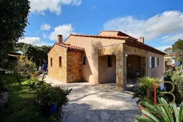 Villa in Le Dramont-Agay-Anthéor-Le Trayas, Saint-Raphaël, France 4 - 15694216