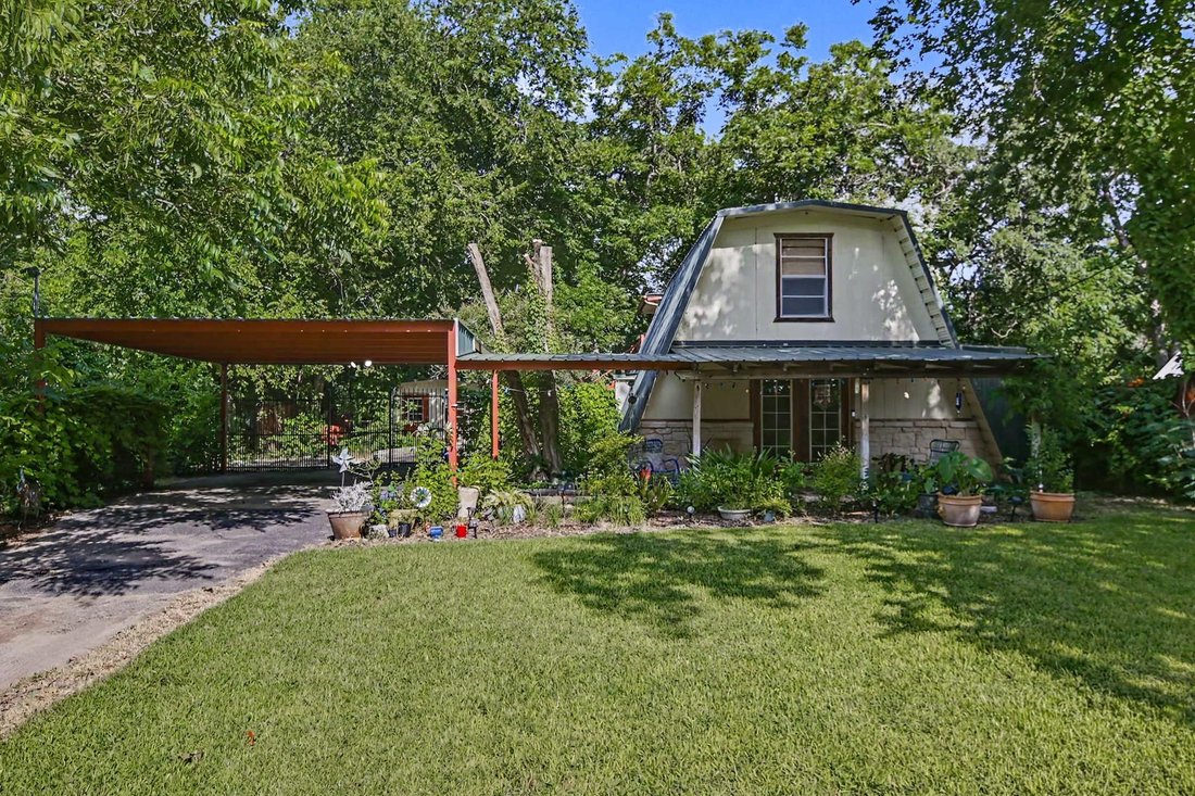 House in Seguin, Texas, United States 1 - 18628002