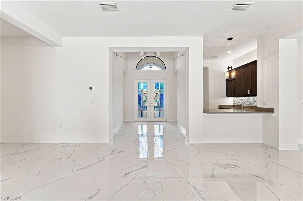 House in Naples, Florida, United States 5 - 18630768