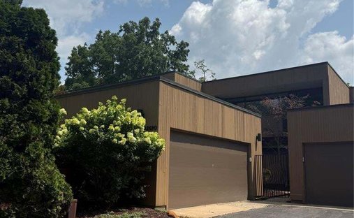 Condo in Beverly Hills, Michigan, United States 1