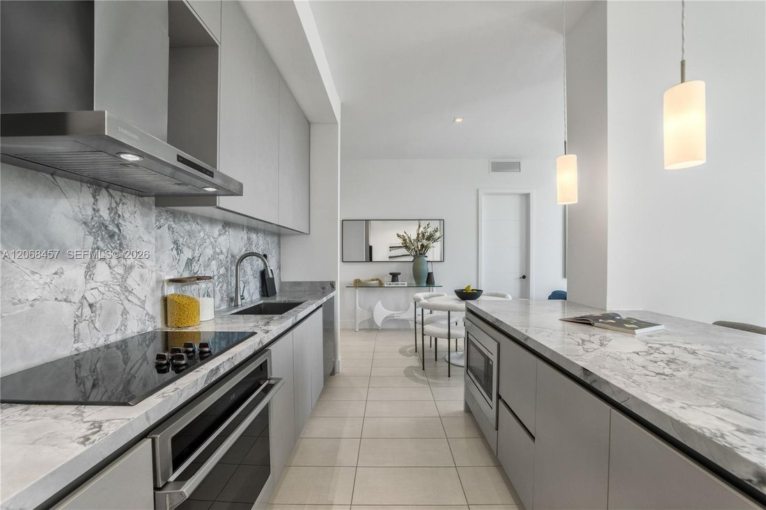 Condo in Miami Beach, Florida, United States 4 - 18629682