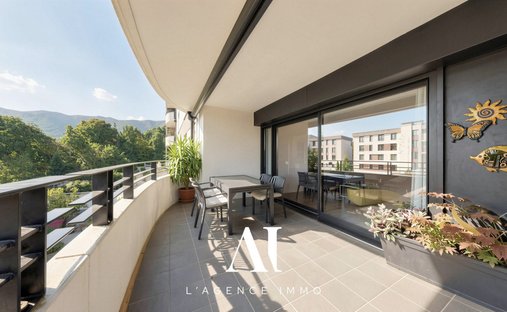Apartment in Ouest, Saint-Genis-Pouilly, France 1