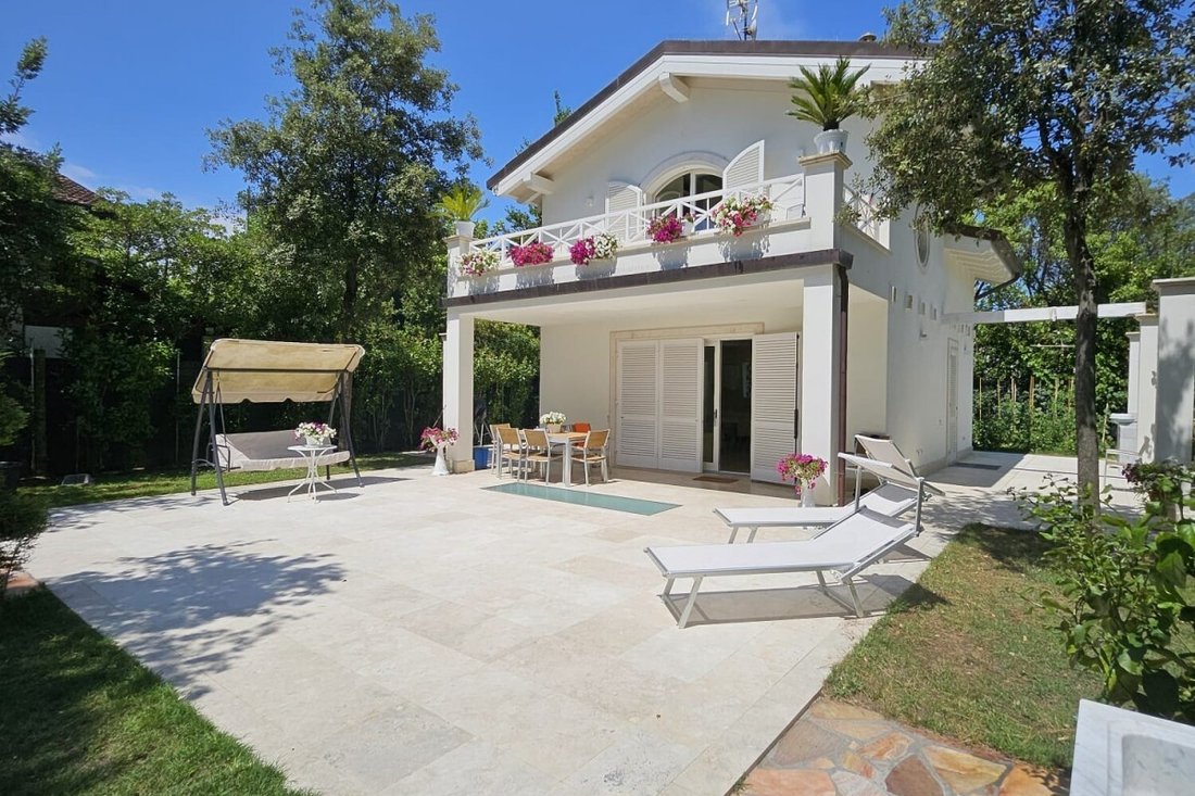 Villa in Center, Forte dei Marmi, Tuscany 1 - 18628045